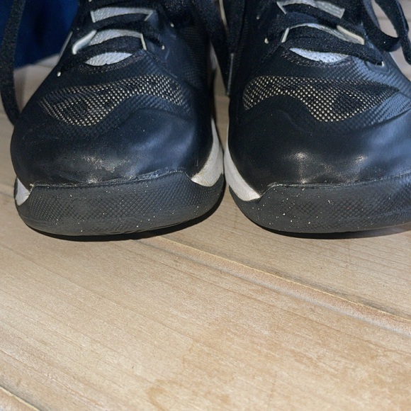 Nike hyper guard up, 5.5 youth. Black and white with white laces - Picture 3 of 5